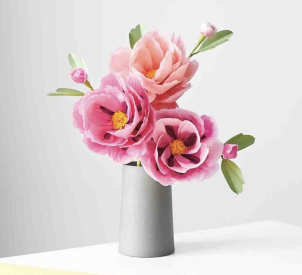 5 DIY paper flowers ideas for non-traditional brides