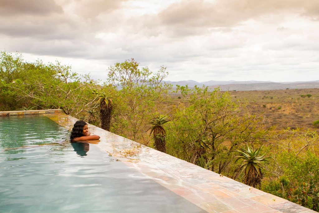 Spend your honeymoon relaxing in the luxury of Rhino Ridge Safari Lodge