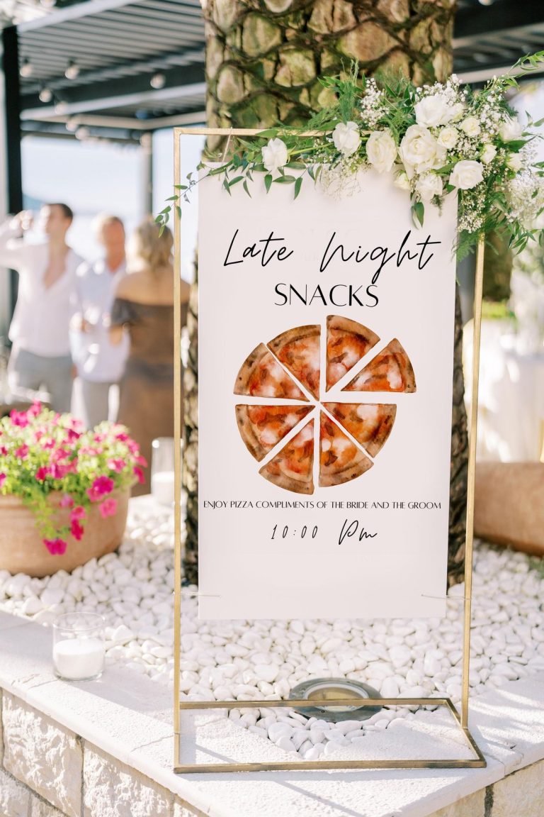 delicious-midnight-snack-ideas-for-your-wedding