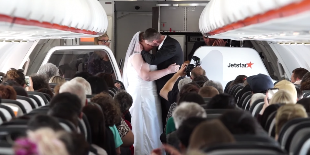 Couple get married mid-flight