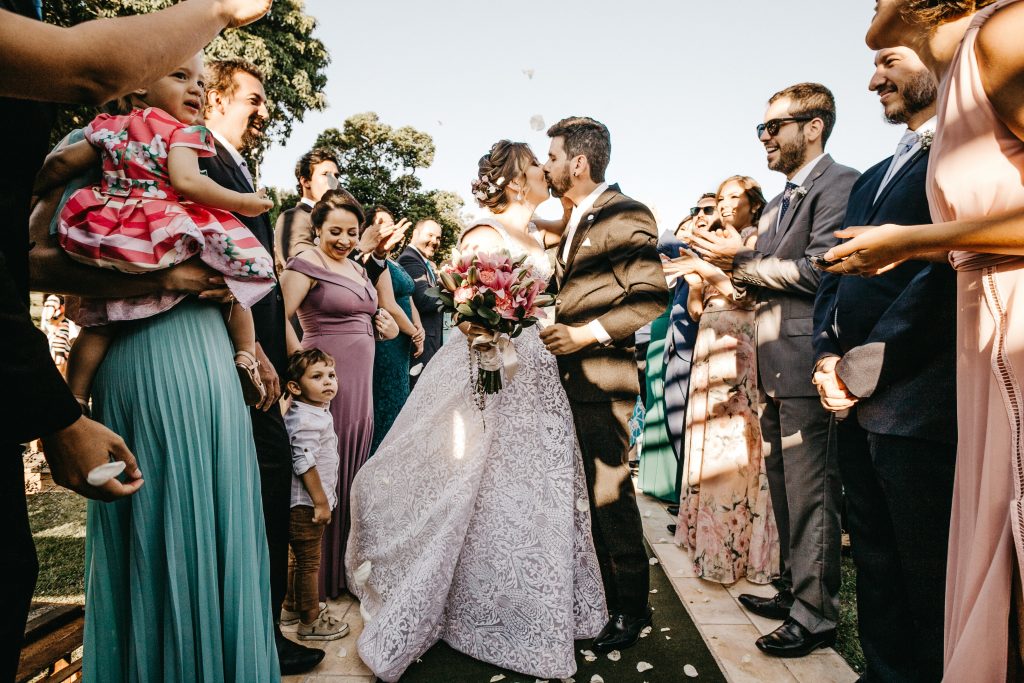 How to handle the heat at summer weddings