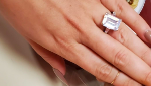 Amanda Bynes got engaged!