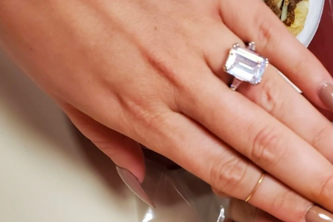 Amanda Bynes got engaged!