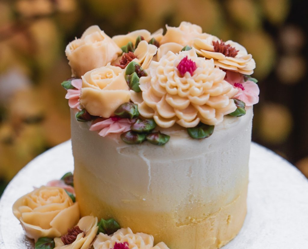 Stunning ombré wedding cakes