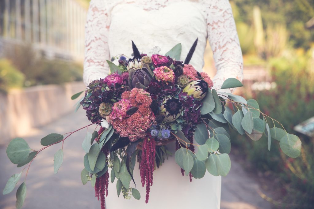 How to pick your bridal bouquet