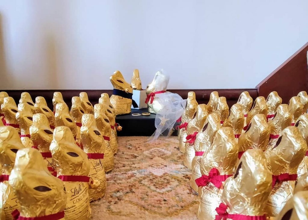 Couple stage Lindt bunny wedding after cancelling own