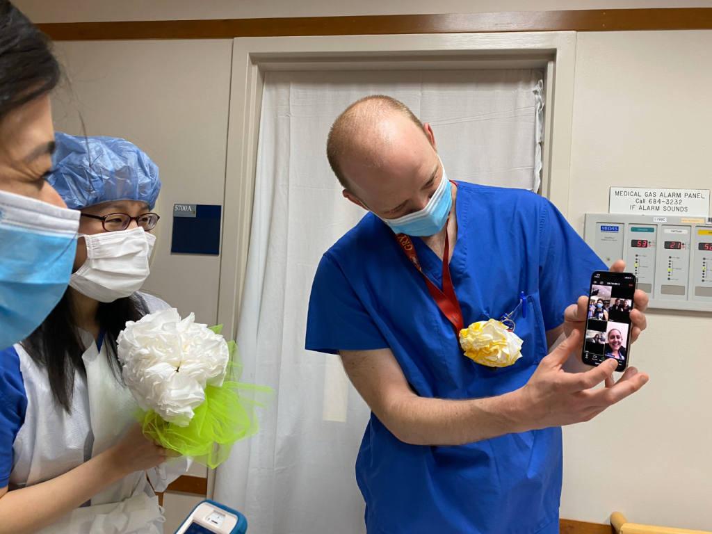 Doctors have wedding ceremony at hospital
