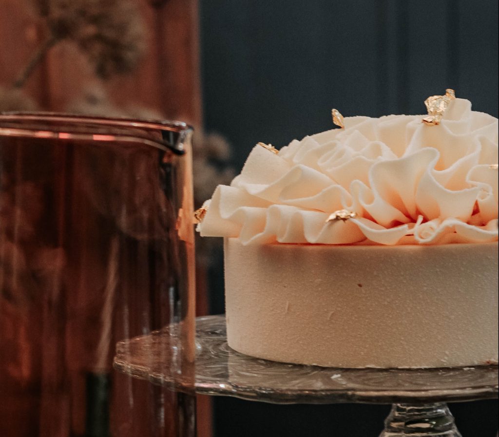 Wedding cakes and their unique shapes