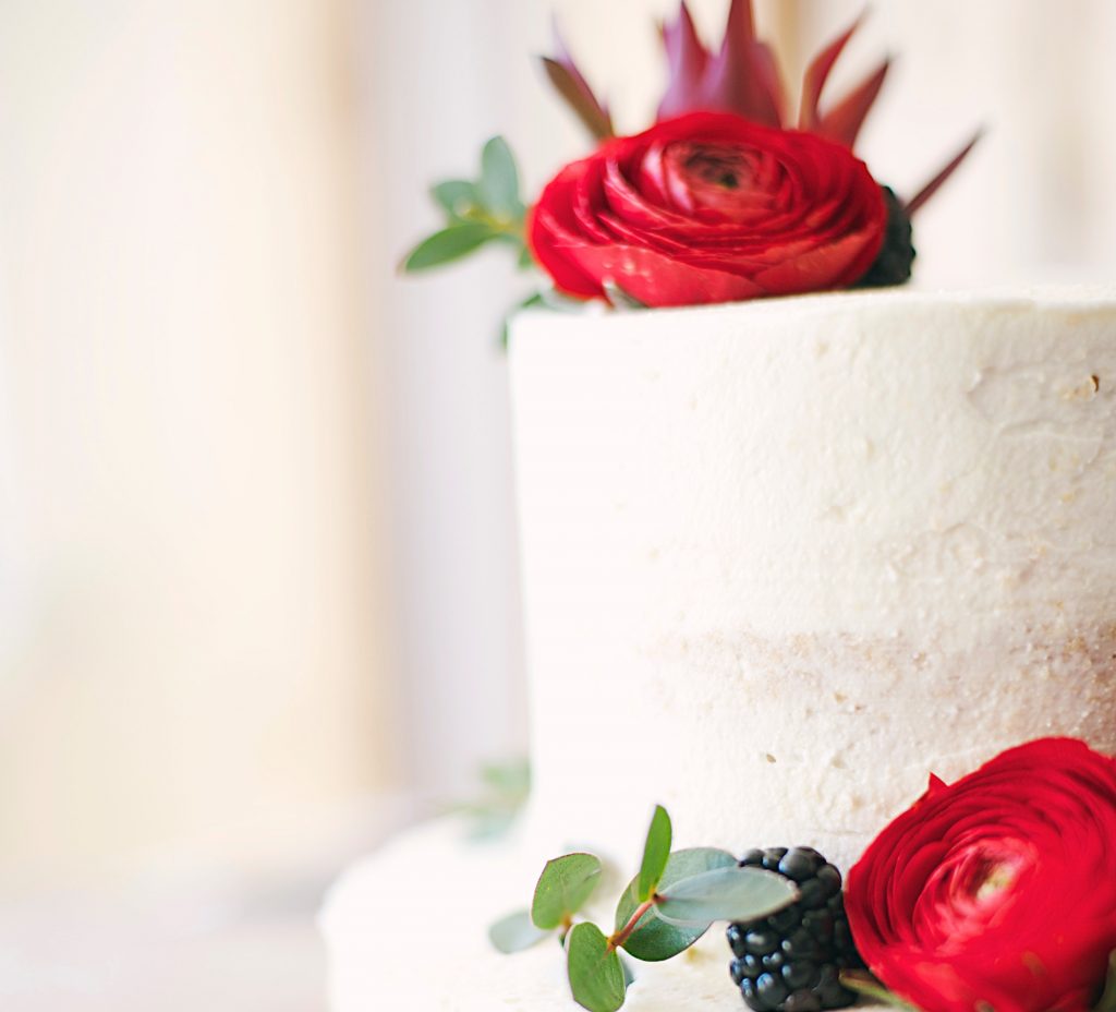 Romantic red wedding cakes