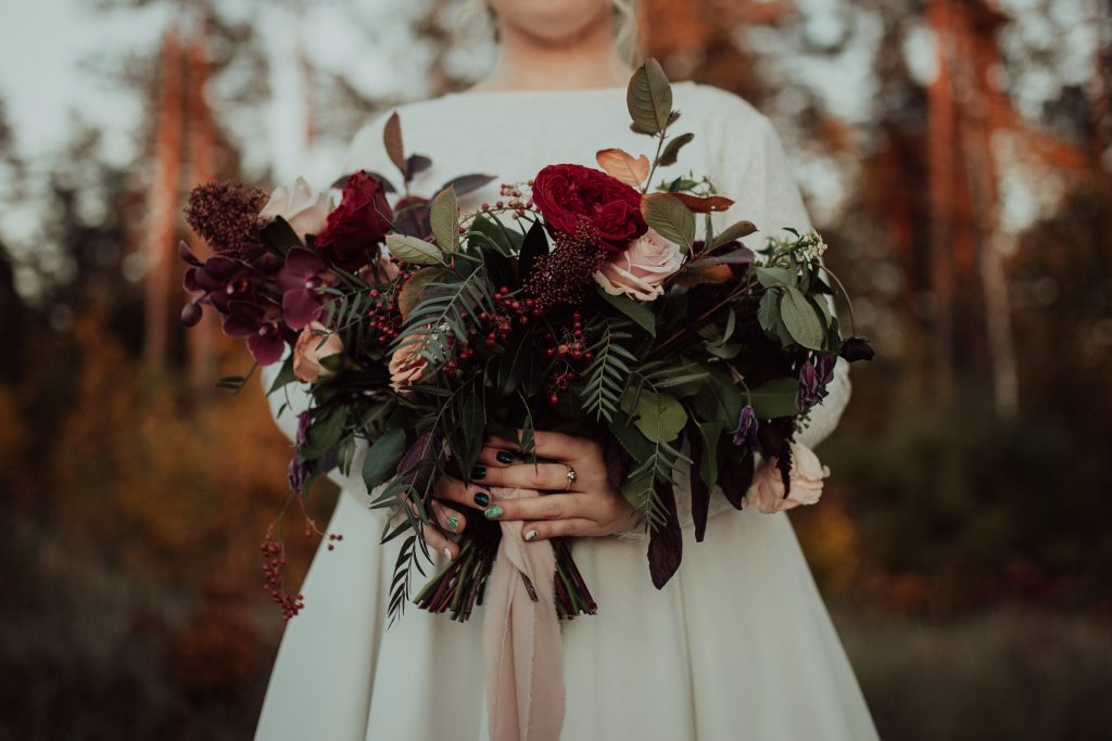 The sweet symbolisms behind popular wedding flowers