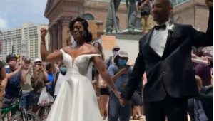 Couple celebrate wedding at BLM protests in USA