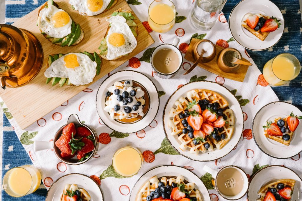 Ways to bring your love of breakfast into your wedding