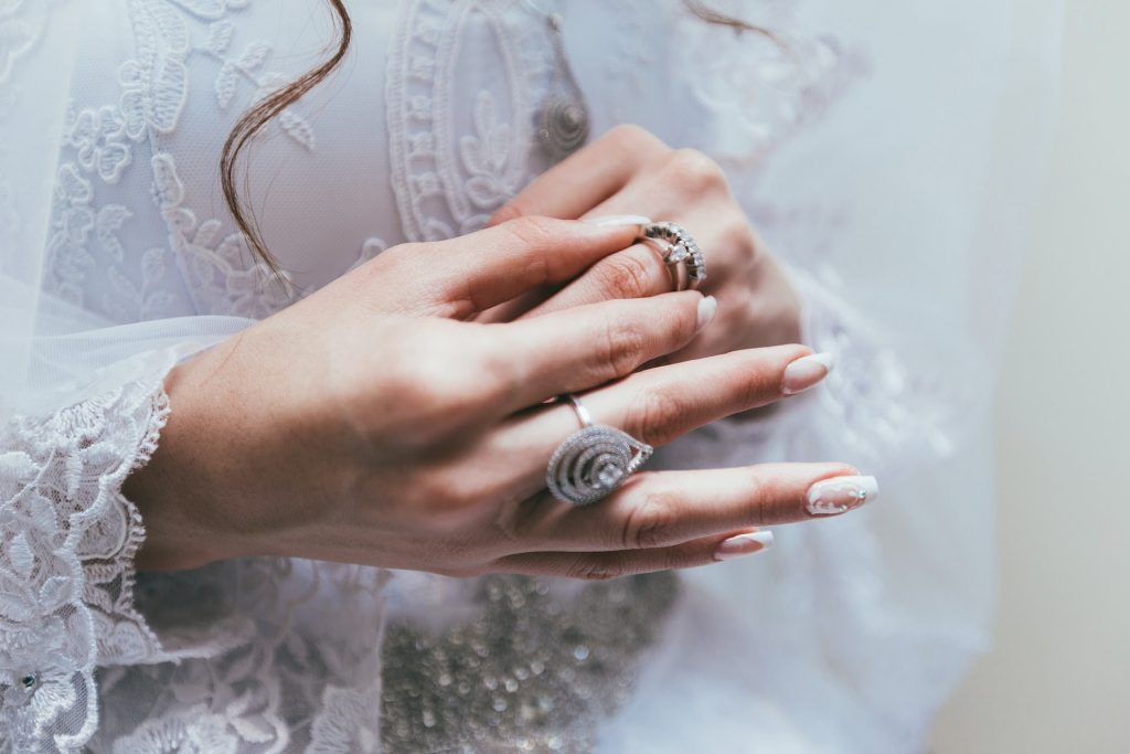 8 Ravishing ring settings for the avant-garde bride