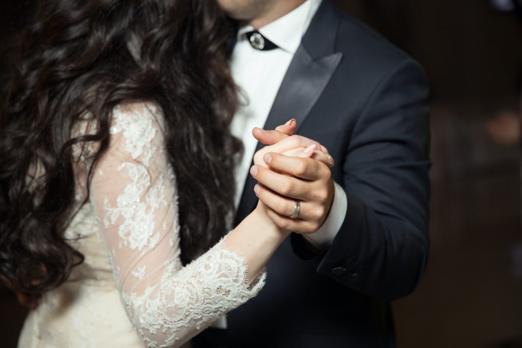 5 Options for your first dance as newlyweds