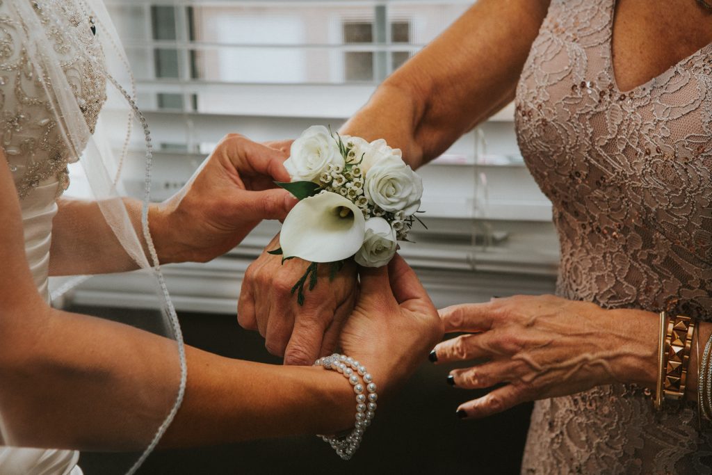 Embarrassing things mothers have done at weddings