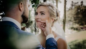 Priceless wedding day facial expressions caught on camera