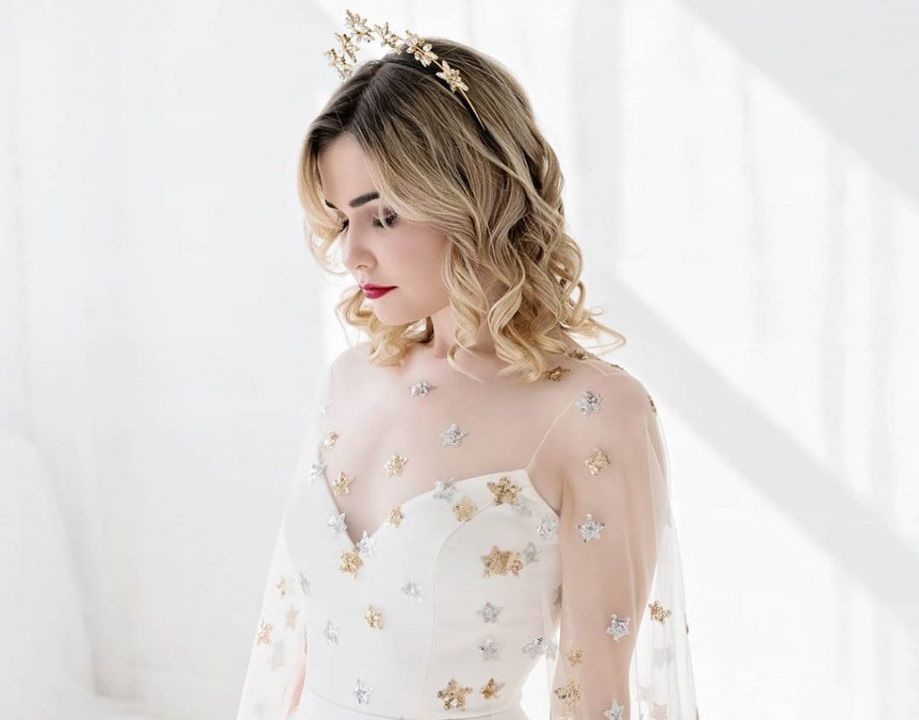 Celestial-inspired wedding dress wins big at the Etsies