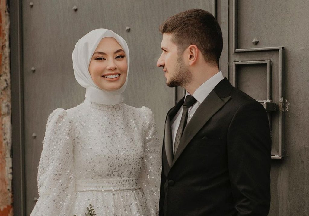 How to style a hijab with your wedding look