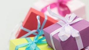 A present vs cash: Which is the best wedding gift?