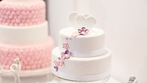 Valentine's Day-inspired wedding cakes bursting with romance