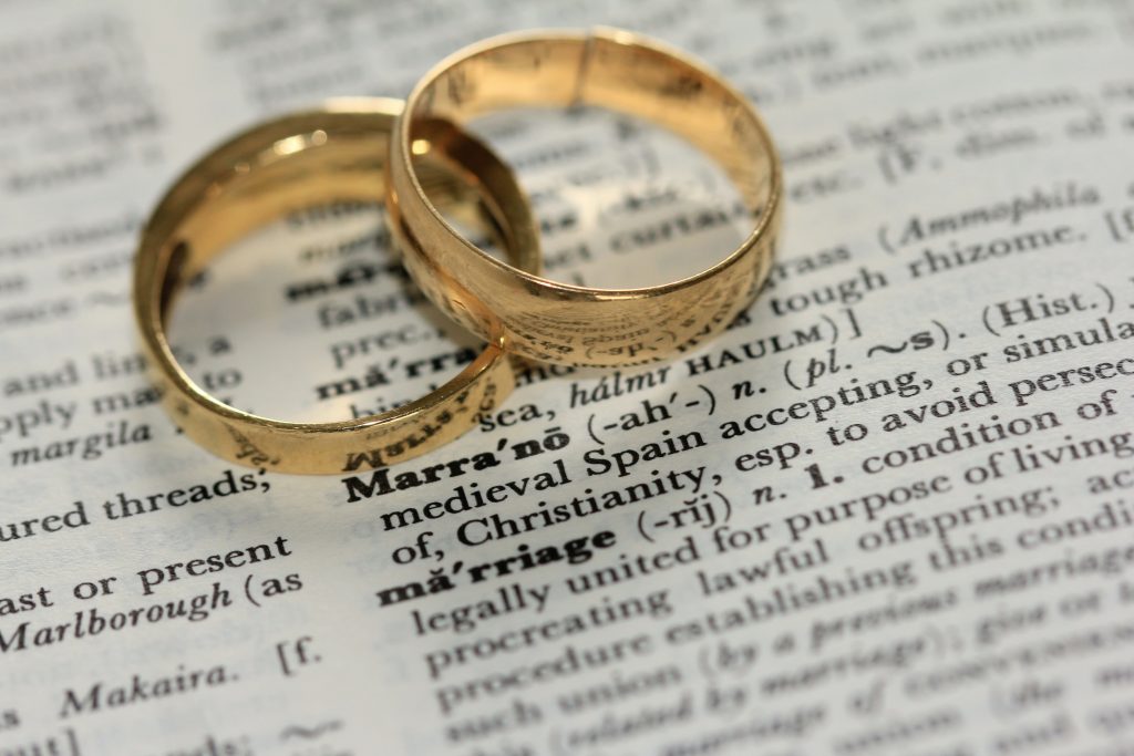 Court rules husband owes ex-wife maintenance after she unofficially "remarries"