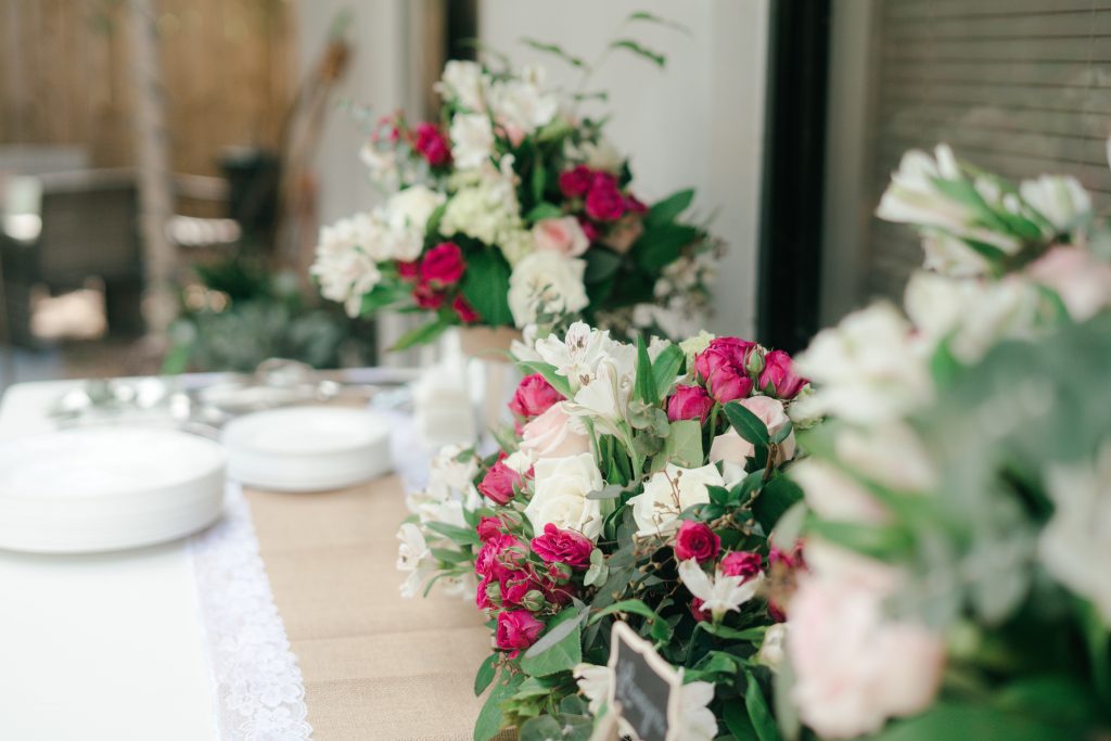 Blooming rose decor for a romantic day