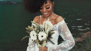 White bridal bouquets with wonderful dimension