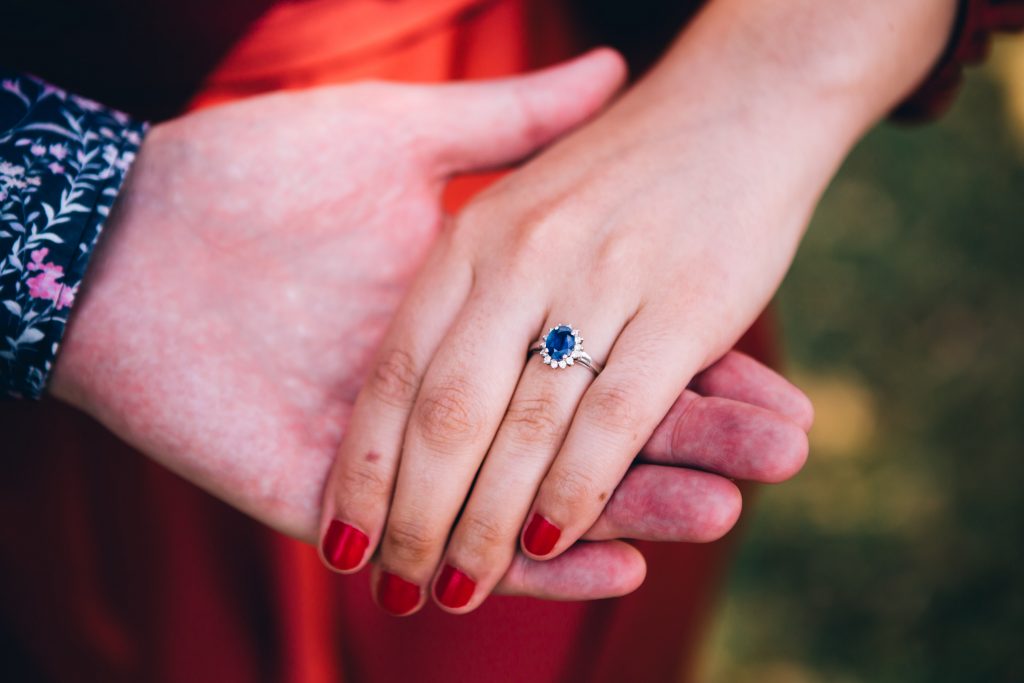Beautiful blue sapphire engagement rings that cannot be ignored