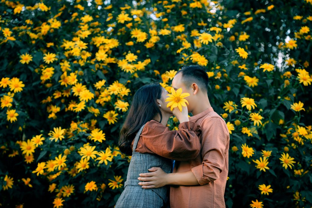 China launches matchmaking campaign to increase marriage and birth rates