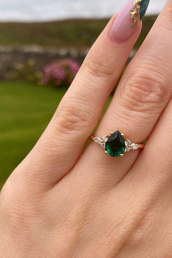 unique engagement rings_emerald