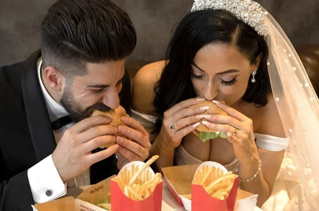 PICS: Bride and groom grab some McDonald's before wedding ceremony!