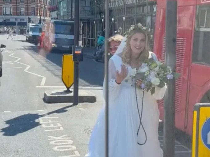 Stranded bride saved by good samaritan who gives her a lift!