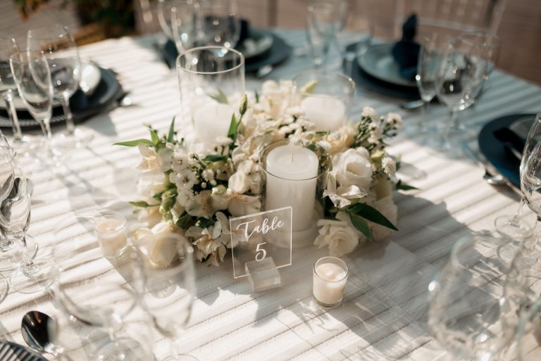 Beautiful wedding centrepiece ideas that look expensive (but won’t break the bank) Beautiful wedding centrepiece ideas that look expensive (but won’t break the bank)